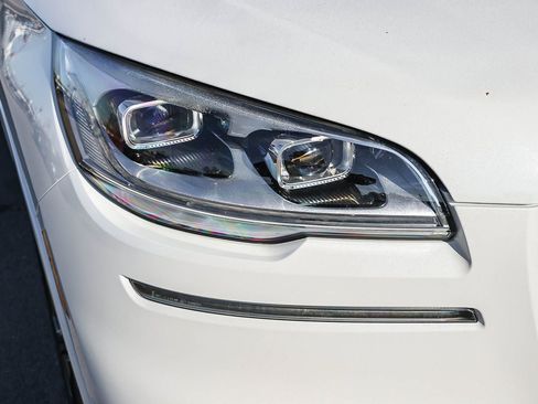 Used 2021 Lincoln Aviator Reserve w/ Equipment Group 210A image 16