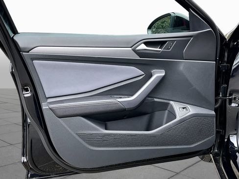New 2026 Volkswagen Jetta SE FWD image 10