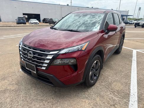 Used 2026 Nissan Rogue SV w/ Cold Weather Package FWD image 3