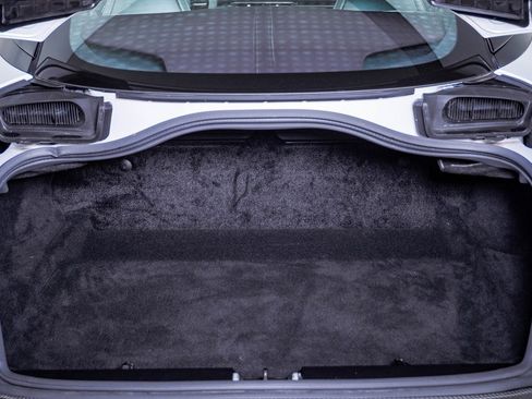 Used 2024 Aston Martin DB12 Coupe image 34