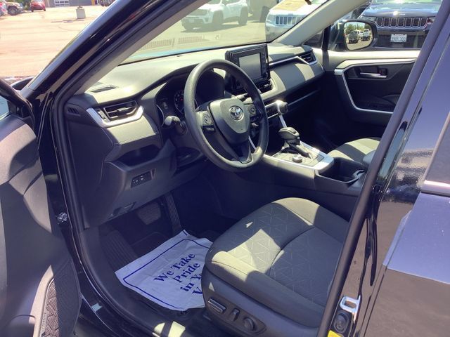 Used 2022 Toyota RAV4 XLE AWD/4WD image 7