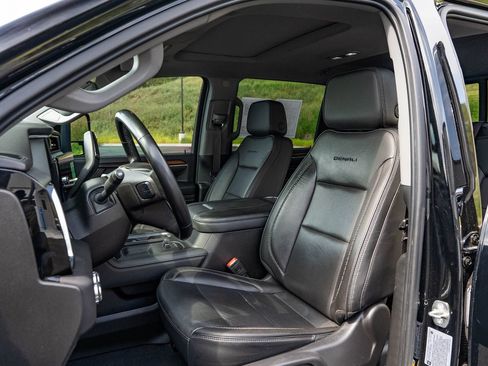Used 2024 GMC Sierra 2500 Denali w/ Denali Reserve Package AWD/4WD image 19
