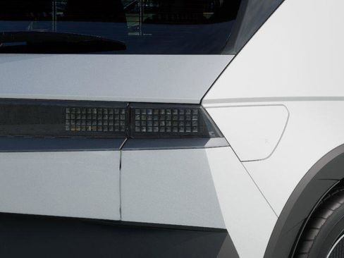 New 2026 Hyundai Ioniq 5 SEL RWD image 10