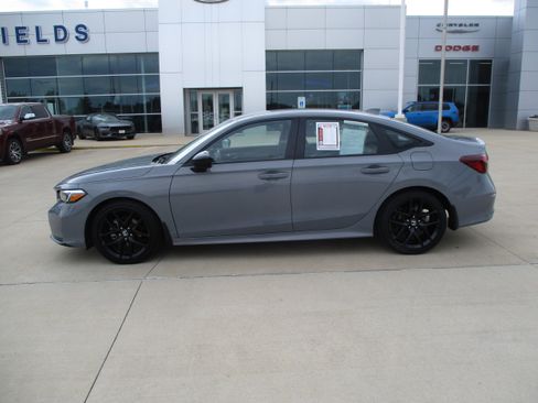 Used 2025 Honda Civic Sport image 3