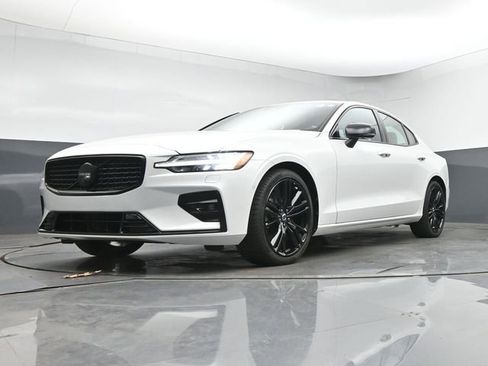 Used 2024 Volvo S60 B5 Plus w/ Climate Package FWD image 13