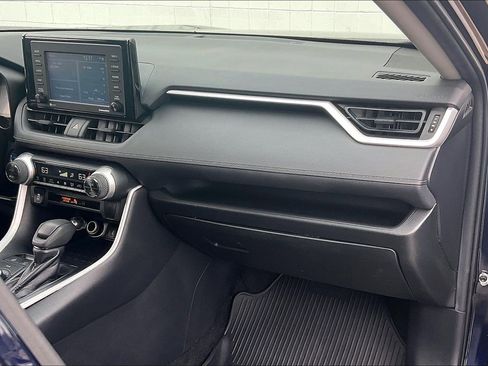 Used 2020 Toyota RAV4 XLE image 21