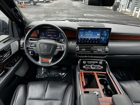 Certified 2024 Lincoln Navigator Reserve image 13