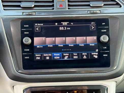 Used 2022 Volkswagen Tiguan SE image 30