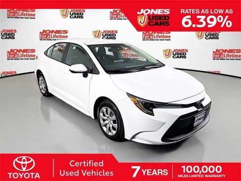 Certified 2025 Toyota Corolla LE FWD image 1