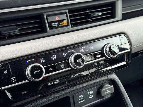 Used 2024 Honda Pilot EX-L image 15