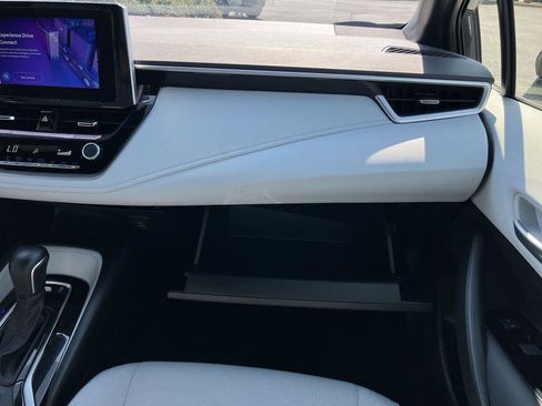 Used 2025 Toyota Corolla SE image 15