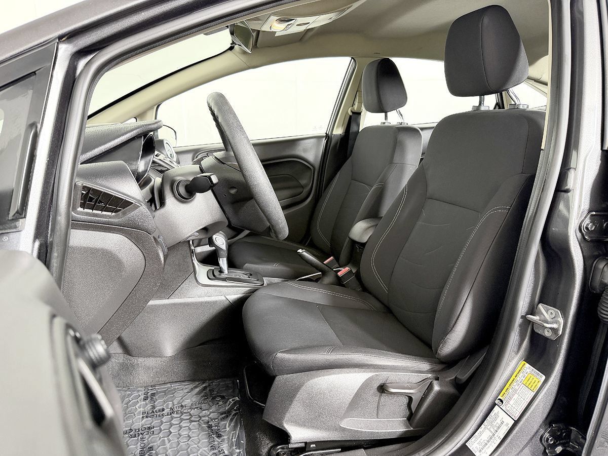 Used 2018 Ford Fiesta SE FWD image 32