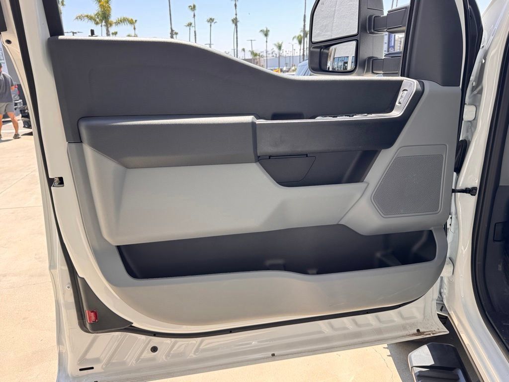 New 2025 Ford F350 XL w/ XL Chrome Package AWD/4WD image 15