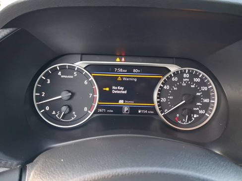 Used 2025 Nissan Sentra SR FWD image 23