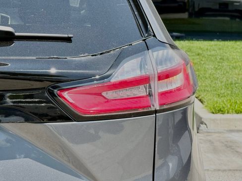 Used 2022 Ford Edge SEL AWD/4WD image 14