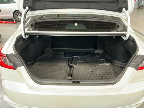 Used 2026 Toyota Camry XSE FWD image 33