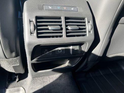 New 2025 Land Rover Discovery Sport Dynamic SE image 24