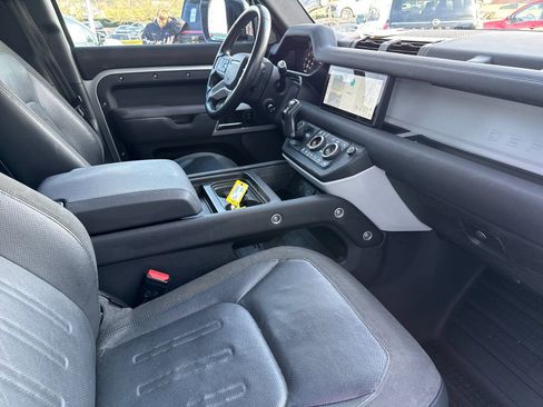 Used 2020 Land Rover Defender 110 First Edition image 15