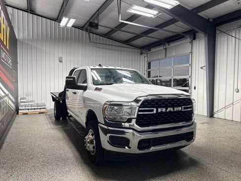 Used 2024 RAM 3500 SLT w/ Quick Order Package 2YG SLT AWD/4WD image 16