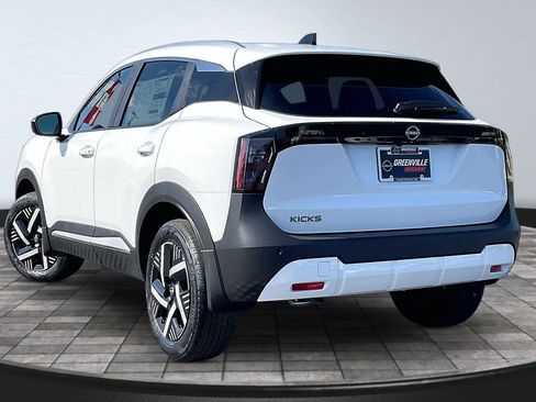 New 2026 Nissan Kicks SV w/ SV Premium Package FWD image 4