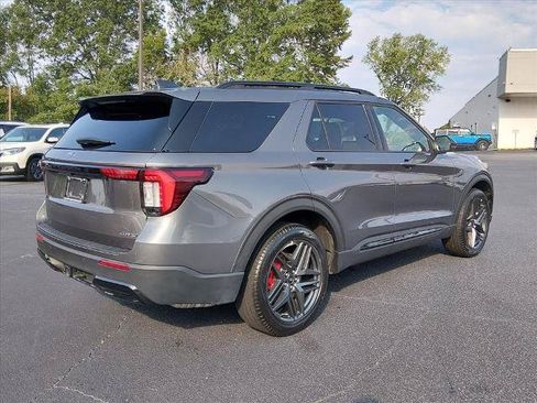 Certified 2025 Ford Explorer ST-Line w/ ST-Line Street Pack AWD/4WD image 4