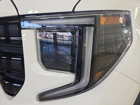 Certified 2025 GMC Sierra 1500 Elevation image 36