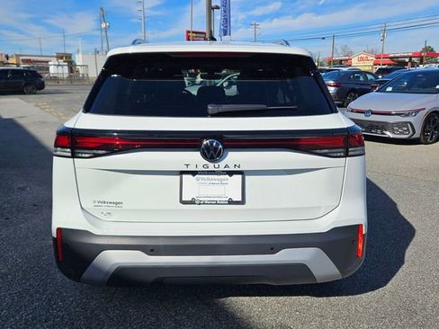 New 2026 Volkswagen Tiguan SE image 10