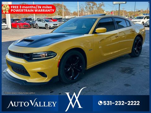 Used 2018 Dodge Charger R/T w/ Navigation & Travel Group image 3