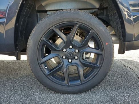 New 2026 RAM 1500 Laramie AWD/4WD image 14