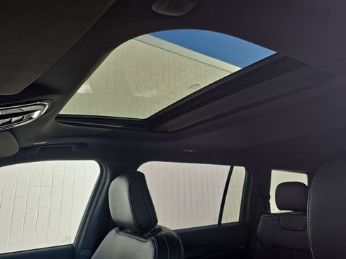 Used 2025 Jeep Grand Cherokee L Altitude image 19