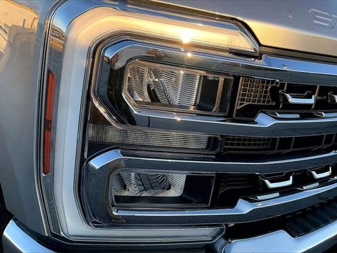 Used 2024 Ford F350 Lariat w/ Chrome Package image 29