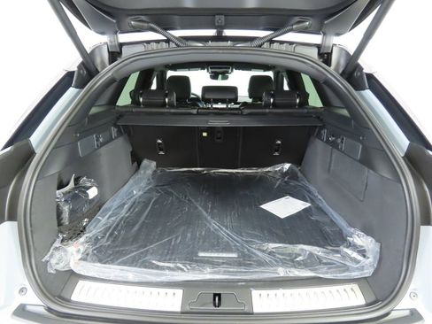 Used 2025 Land Rover Range Rover Velar Dynamic SE AWD/4WD image 28