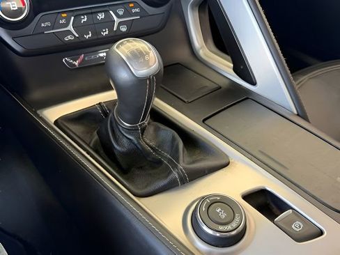 Used 2015 Chevrolet Corvette Stingray Convertible image 32