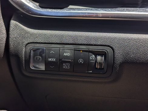 Used 2025 GMC Terrain Elevation w/ Elevation Premium Package AWD/4WD image 10