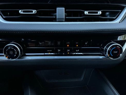 Used 2025 Chevrolet Equinox LT image 24