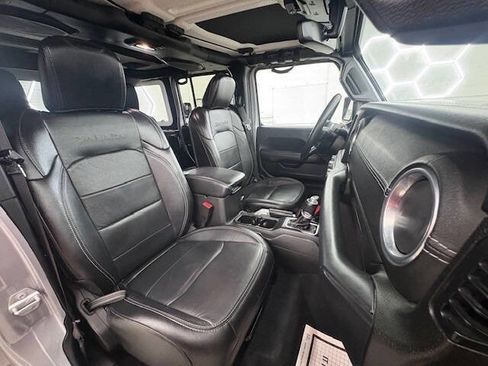 Used 2018 Jeep Wrangler Unlimited Sahara image 14