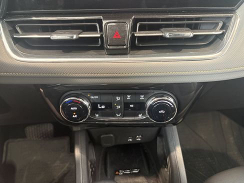 Used 2025 Chevrolet TrailBlazer ACTIV w/ Convenience Package AWD/4WD image 18