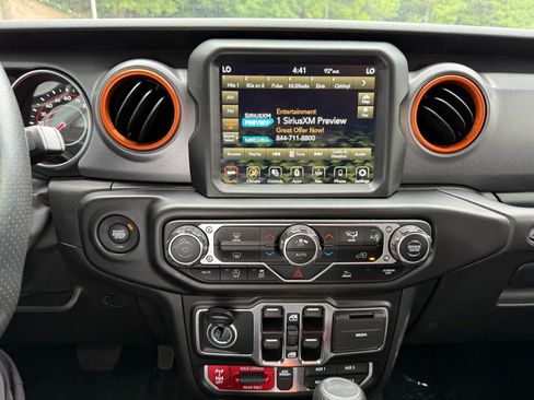 Used 2022 Jeep Gladiator Mojave w/ Trailer Tow Package AWD/4WD image 17
