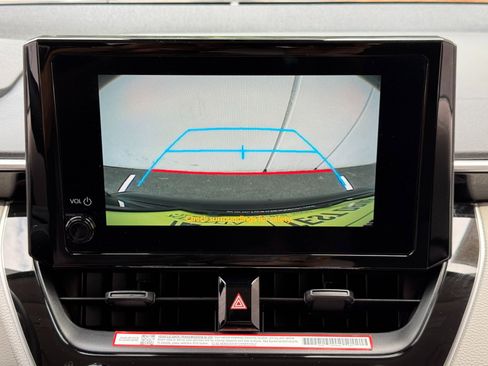Used 2025 Toyota Corolla LE FWD image 25