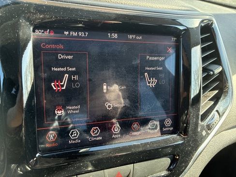 Used 2019 Jeep Cherokee Limited image 35