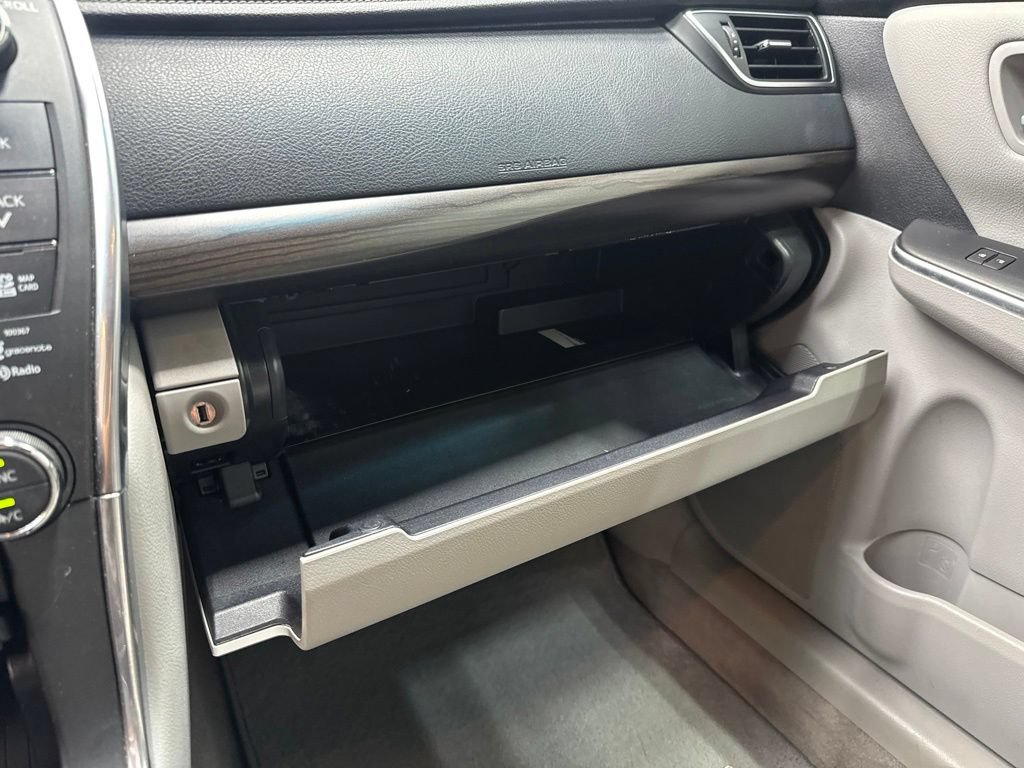 Used 2015 Toyota Camry XLE w/ Moonroof Package FWD image 28