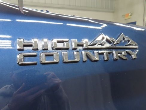 Used 2023 Chevrolet Silverado 2500 High Country w/ Z71 Off-Road Package image 54