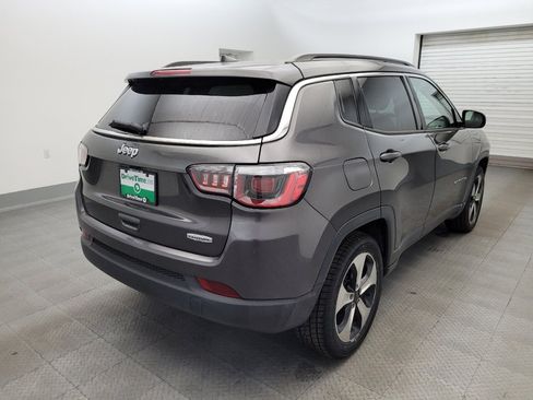Used 2018 Jeep Compass Latitude w/ Popular Equipment Group FWD image 9