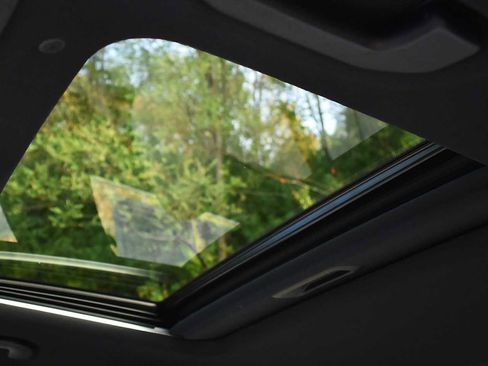 Used 2025 Mercedes-Benz C 300 4MATIC Sedan image 13