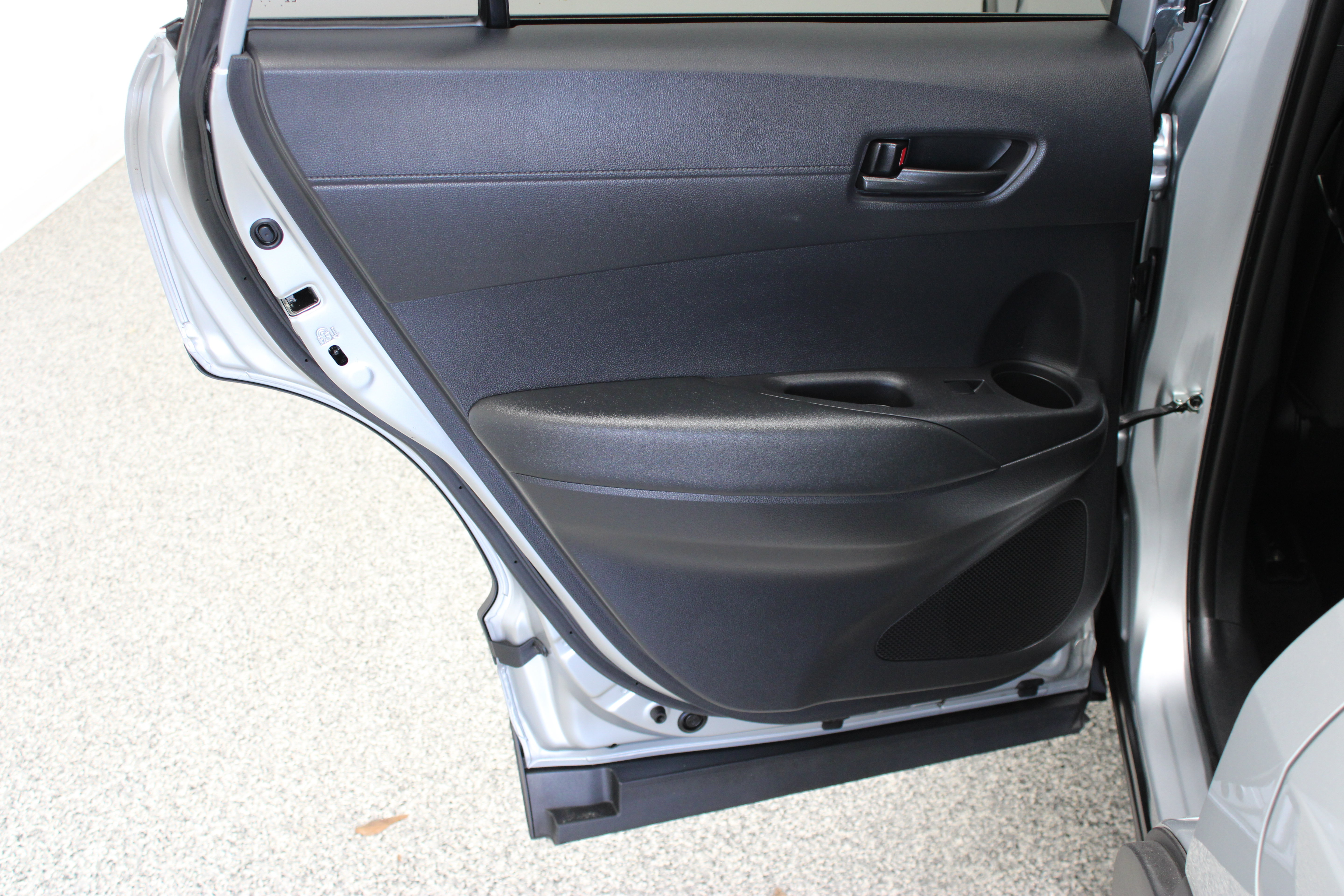 Used 2024 Toyota Corolla Cross LE FWD image 25