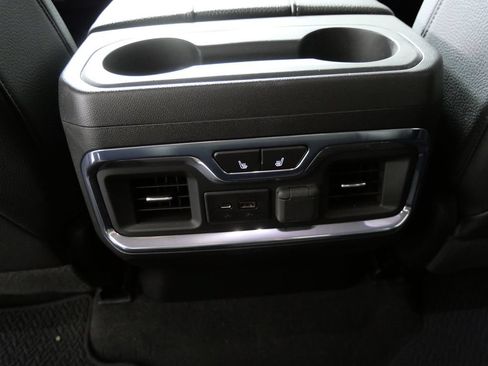 Used 2021 GMC Sierra 1500 Denali w/ Denali Carbonpro Edition AWD/4WD image 18
