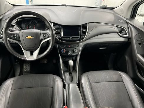 Used 2020 Chevrolet Trax LT w/ LT Convenience Package AWD/4WD image 10