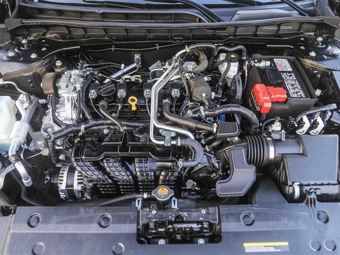 Used 2024 Nissan Altima 2.5 SR image 26