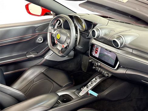 Used 2020 Ferrari Portofino image 31