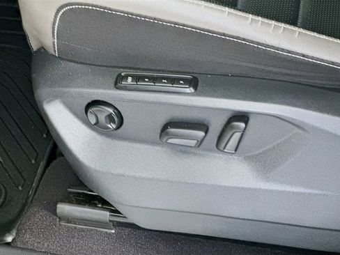 Used 2021 Volkswagen Atlas SEL Premium image 23